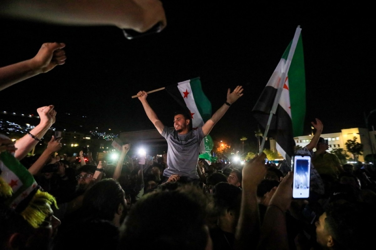 EU agrees to lift sanctions on Syria