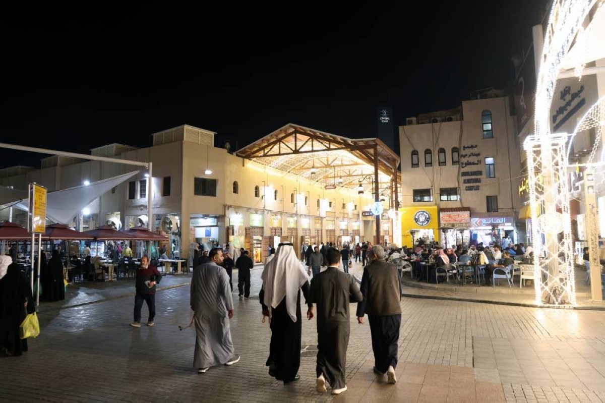 Souq Mubarakiya's charm trumps online shopping