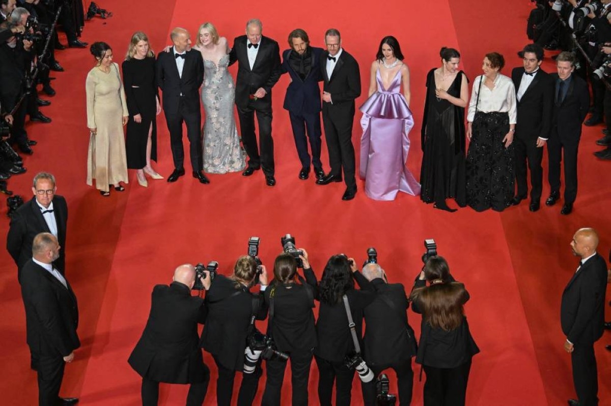Norway film starring Elle Fanning gets 19-minute Cannes ovation