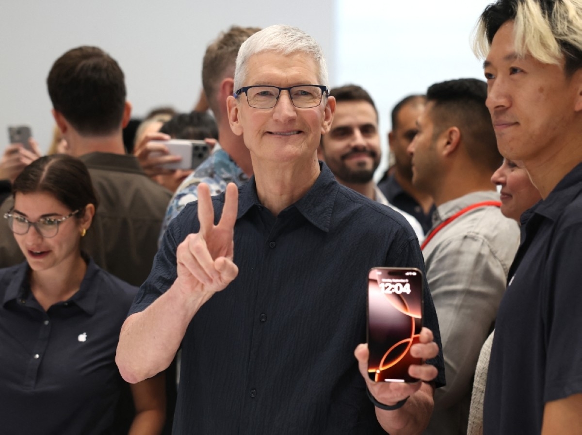 Little, little screws' one of many hurdles to US-made iPhones