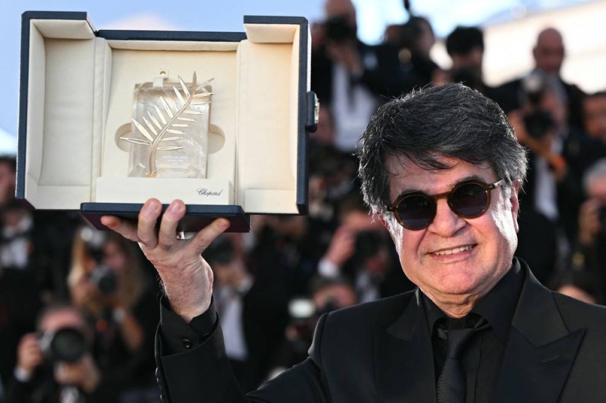Filmmaker Panahi cheered on return to Iran after Cannes triumph