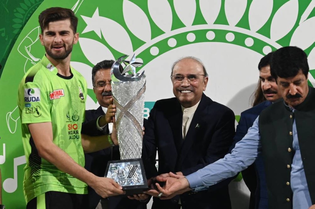 Raza jets in 10 minutes before toss to lead Lahore to PSL title
