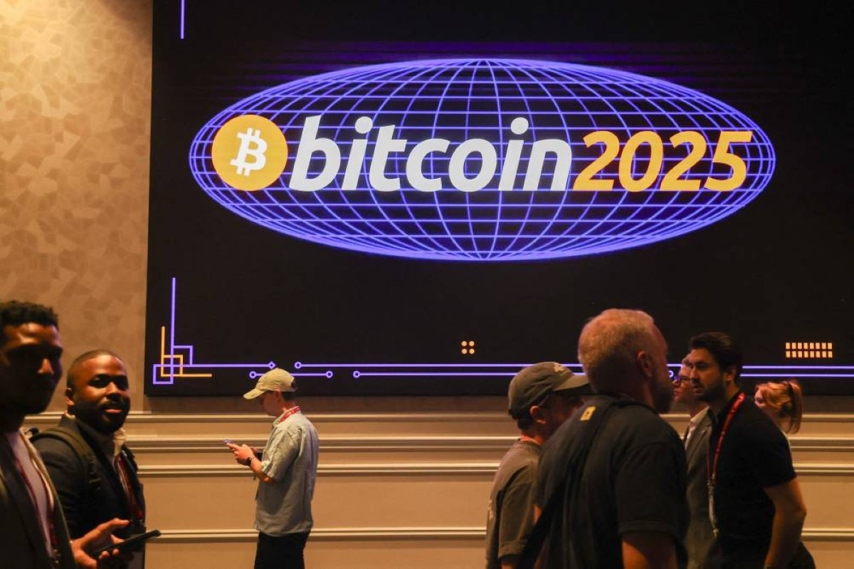 Banks tiptoe toward crypto, awaiting more green lights from US regulators