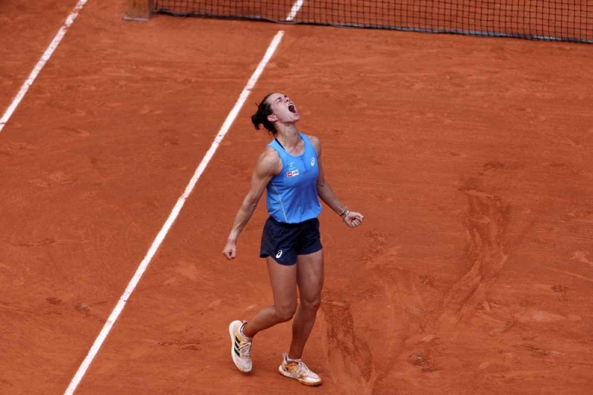 Boisson in French Open shock as Gauff, Andreeva make quarters
