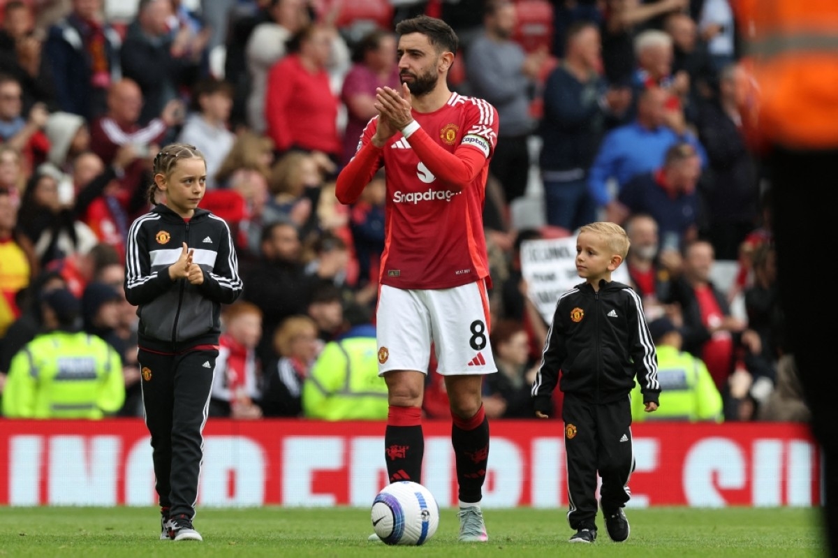 Fernandes rejects Saudi move to stay at Man United: Reports