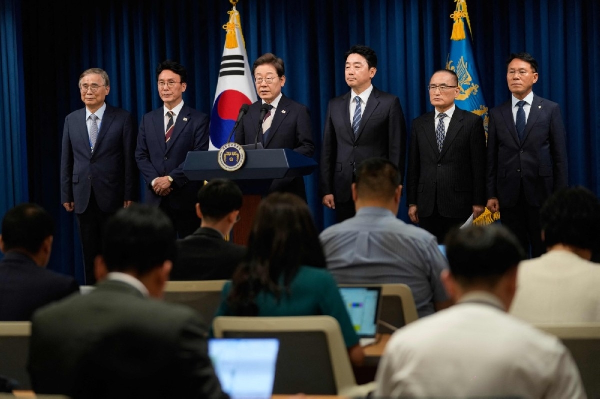 S Korea's leader vows to ‘heal wounds' with nuke-armed North