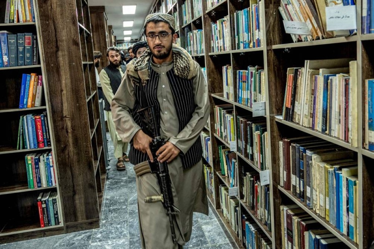 Taleban hang up Kalashnikovs to pen war memoirs