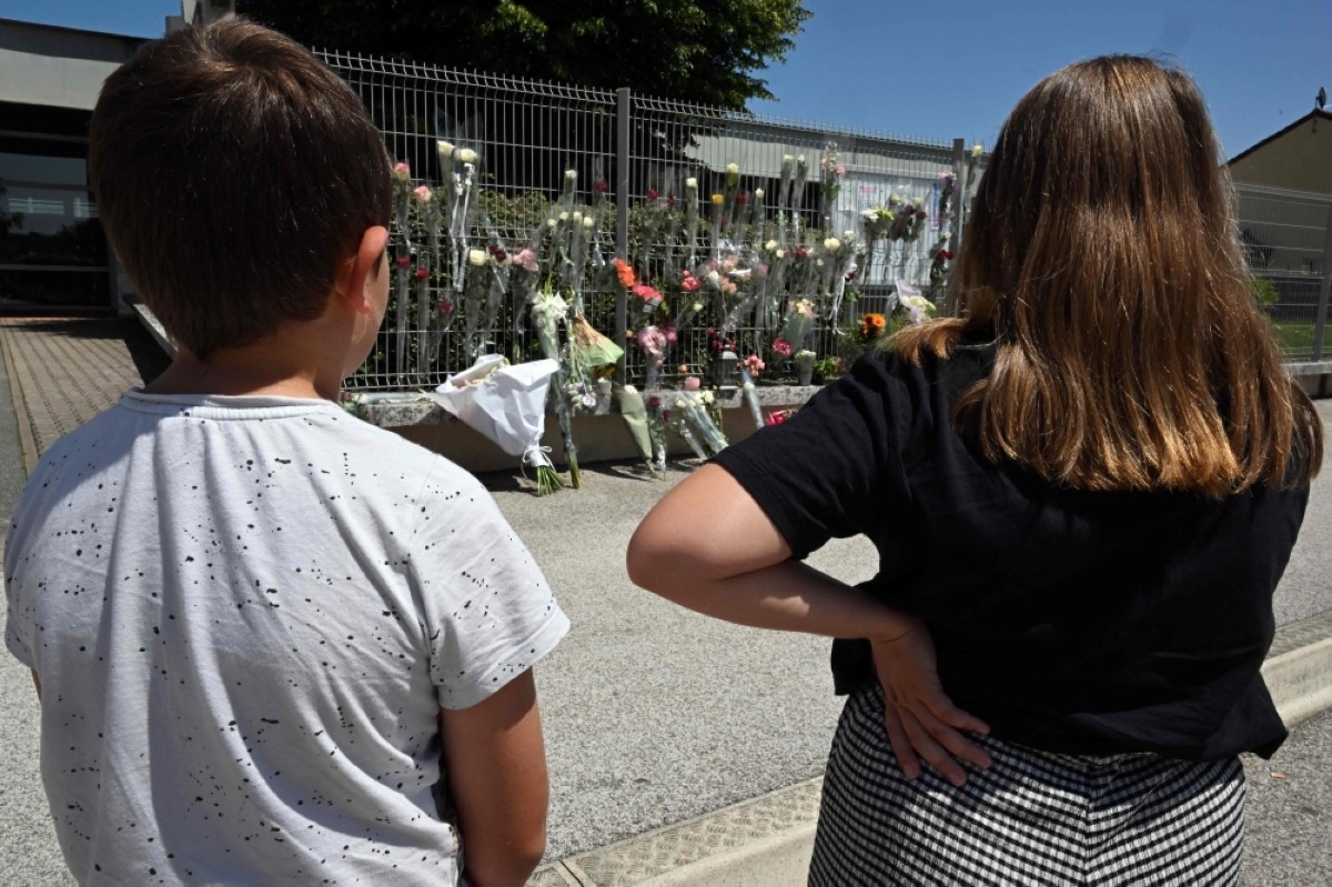 France eyes social media ban for under-15s after school stabbing