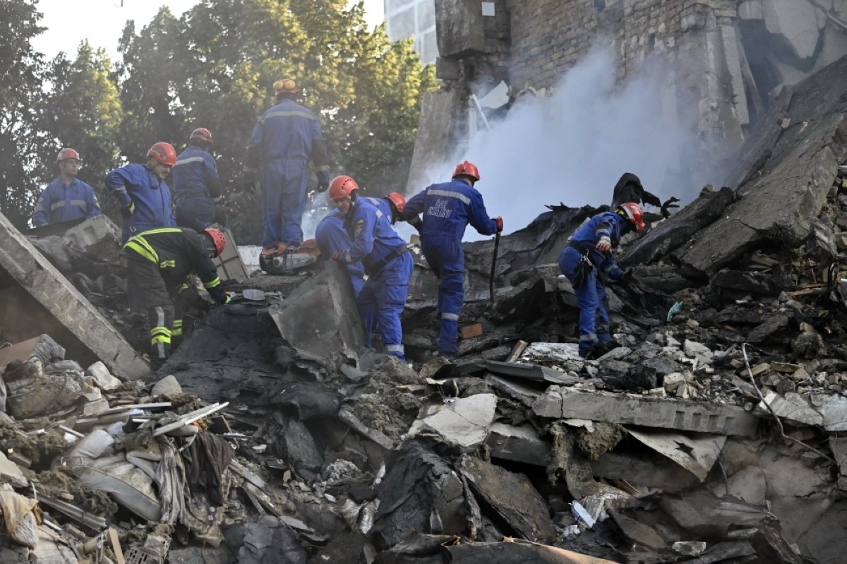 Russian strikes kill 16 in ‘horrific' attack on Kyiv