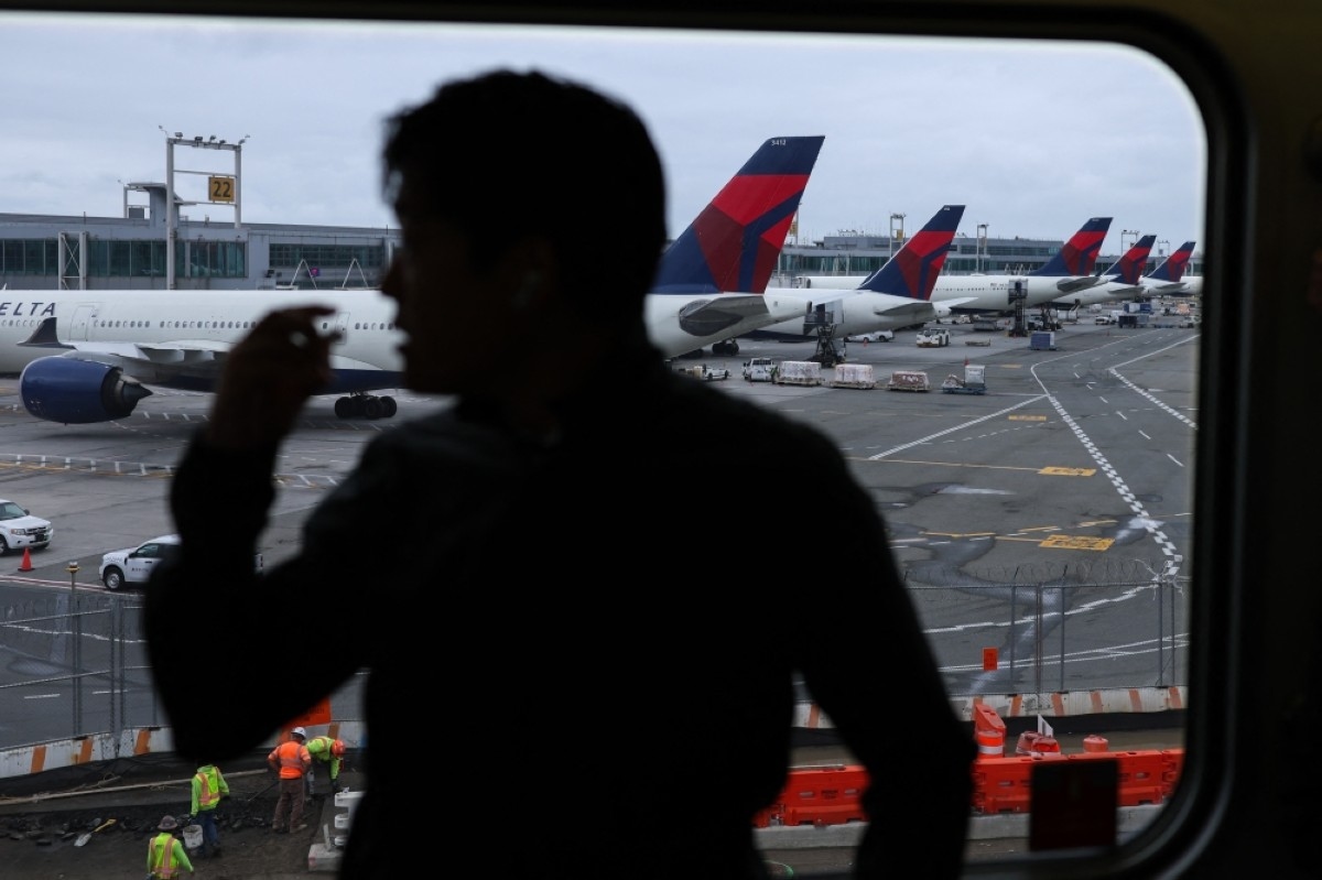 US airlines face heightened risks as global carriers bypass Mideast