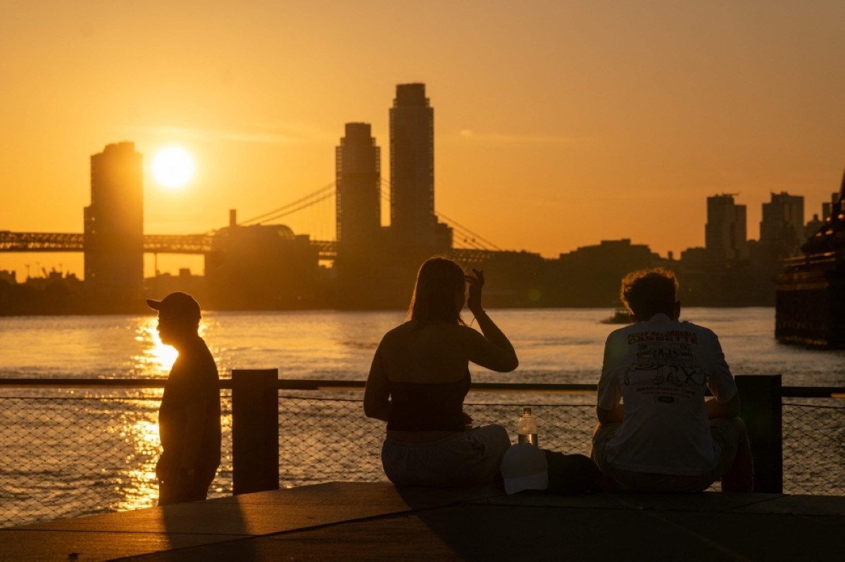 Millions in US sweat out first extreme heat wave of year
