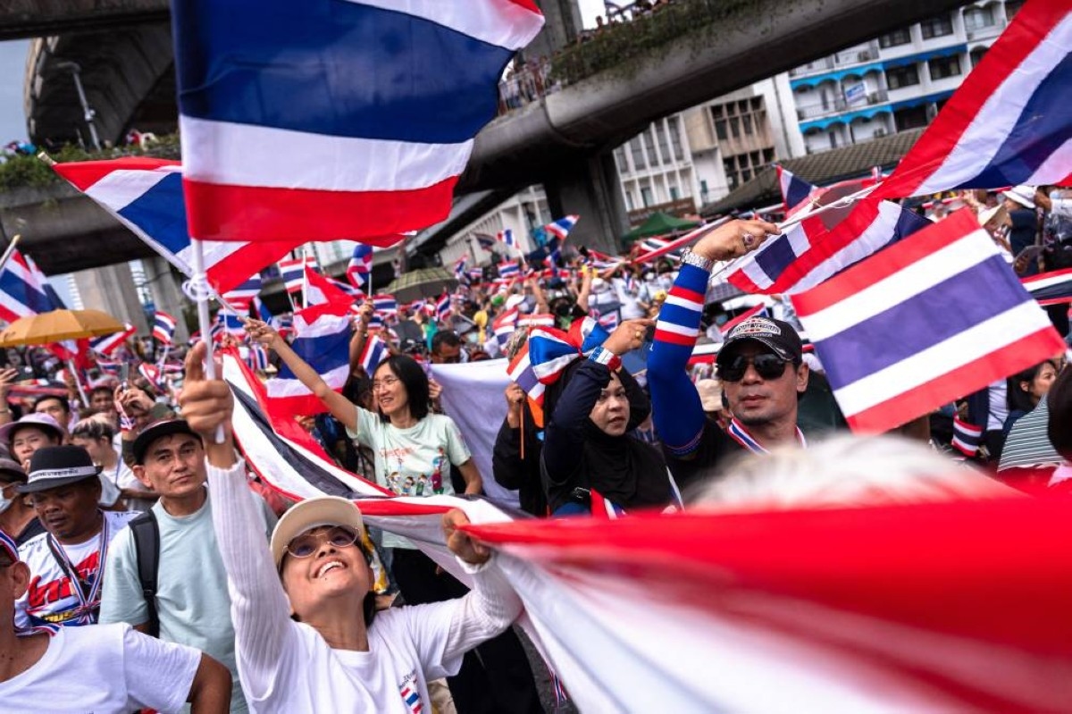 Thai protesters demand PM's resignation