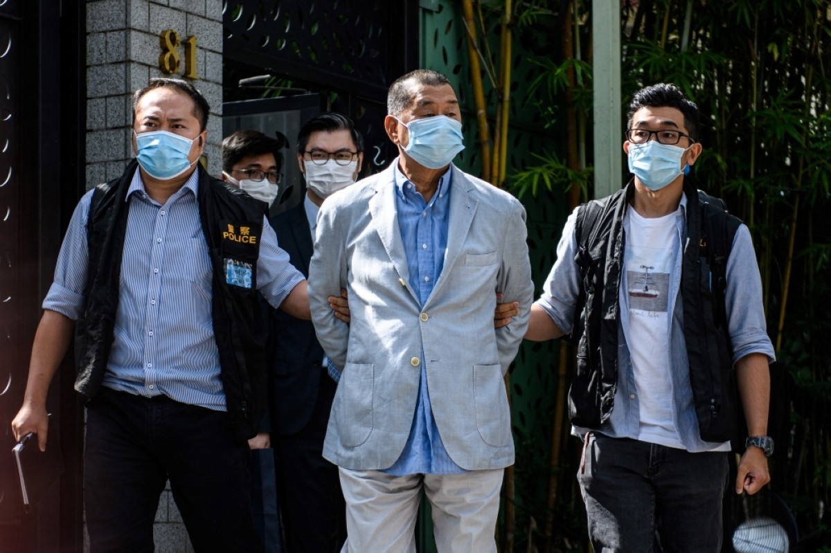 Britain considers envoy for Britons held abroad