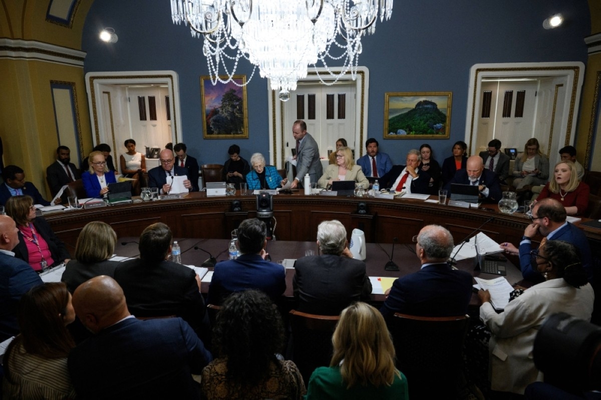 Trump tax-cut plan returns to US House; Republicans divided