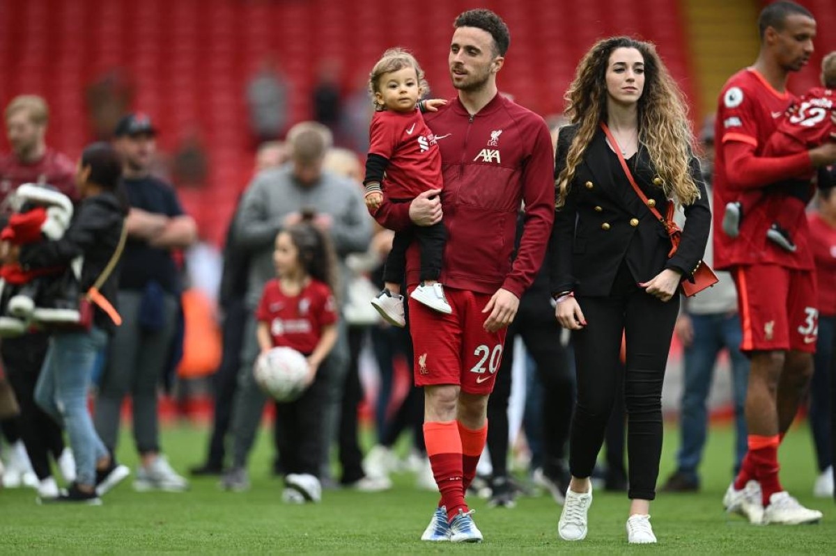 Football world mourns Jota - Islam Al-Sharaa