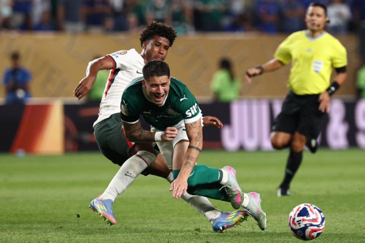 Chelsea edge Palmeiras, book Club WCup semis