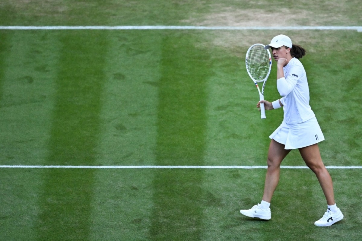 No end to Swiatek's new-found love of Wimbledon's grass