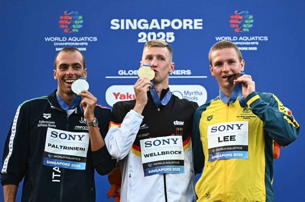 Wellbrock wins world 10km swim