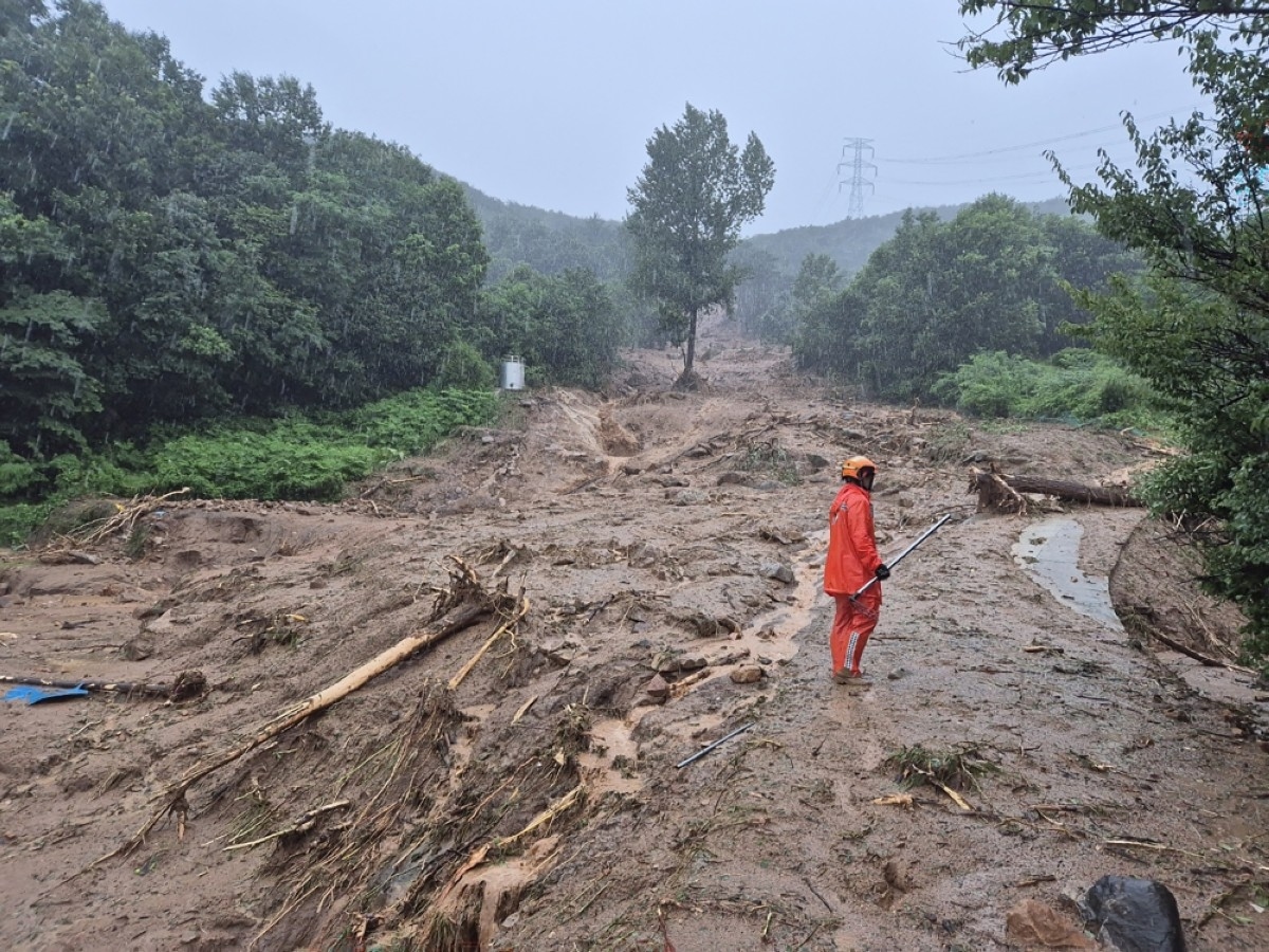 South Korea rain death toll hits 17, with 11 missing