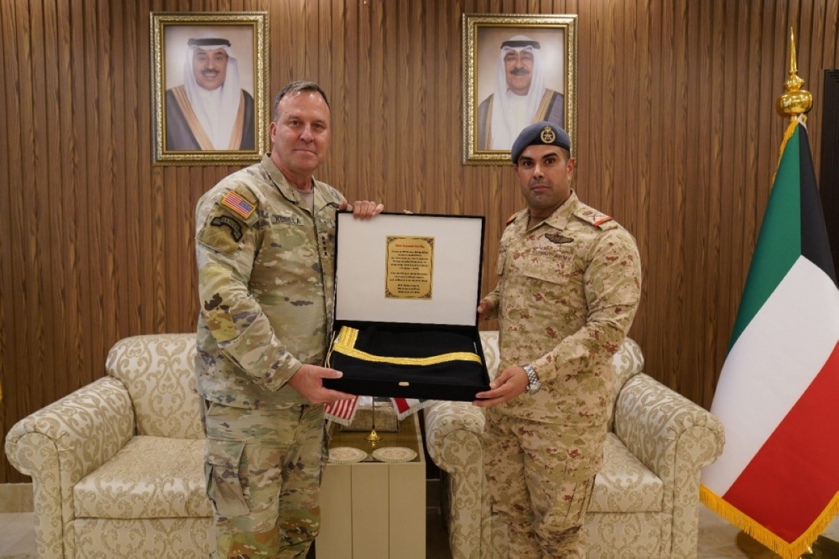 Kuwait signs military deal with France, holds talks with CENTCOM