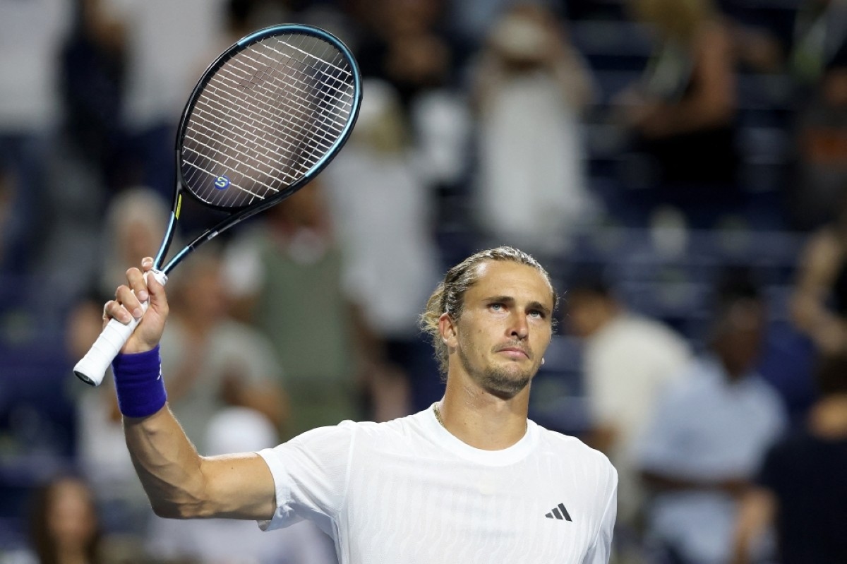 Zverev makes strong winning Toronto return after off court