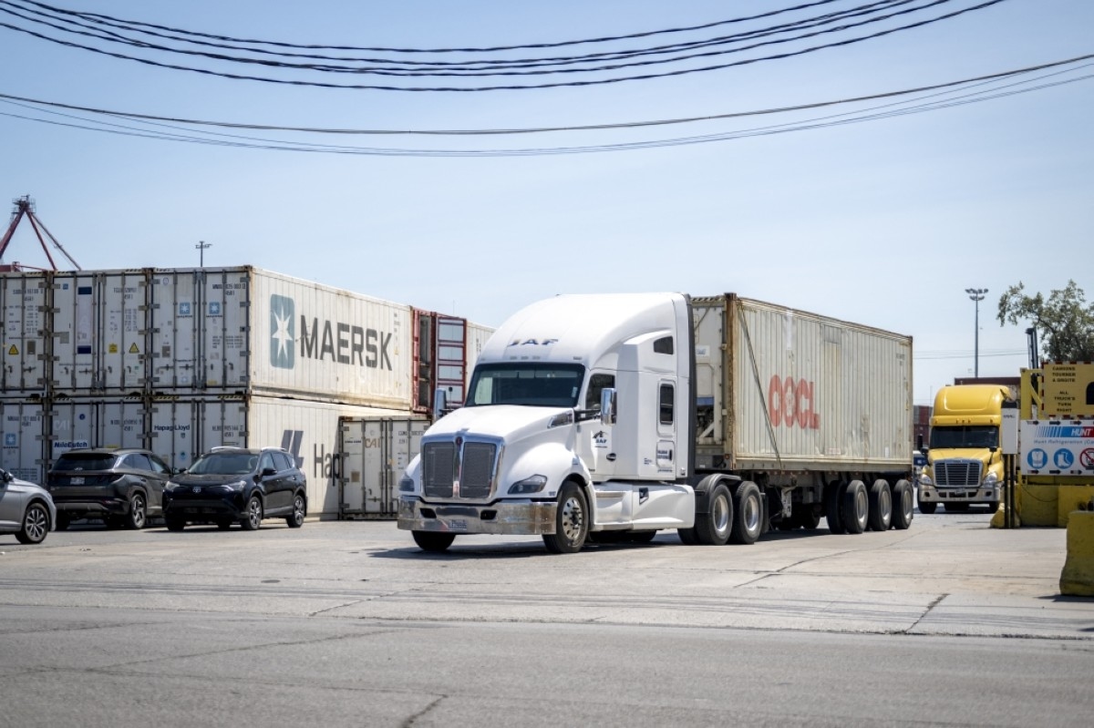 US trade gap narrows 16% in June; deficit with China drops