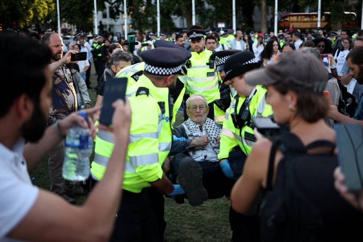 London police arrest hundreds for backing pro-Palestine group