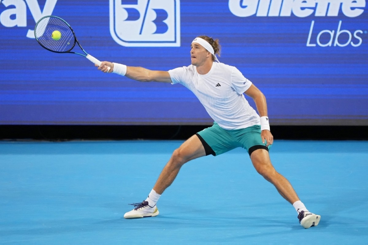 Alcaraz battles as Shelton, Zverev race into Cincinnati third round
