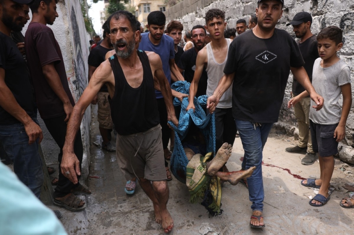 Zionists bombard Gaza City