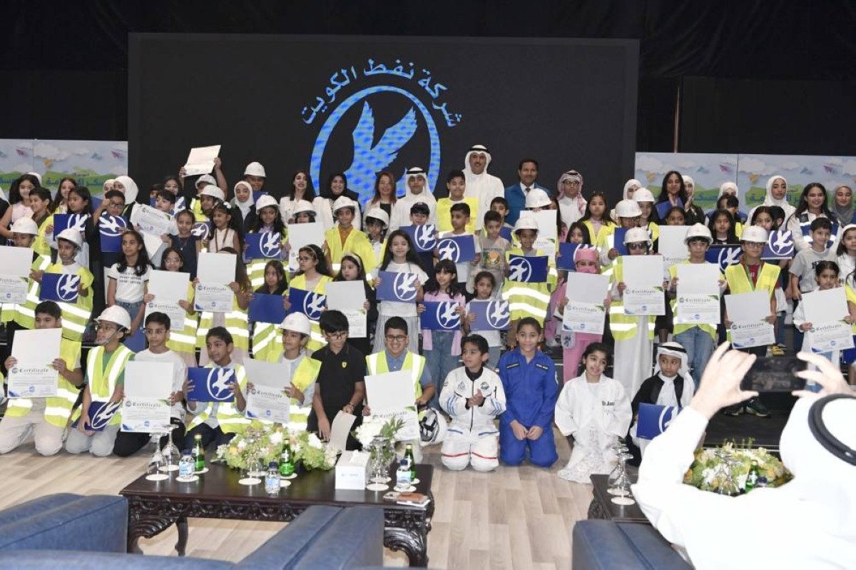 Ahmadi governor underlines need to train children for a sustainable future