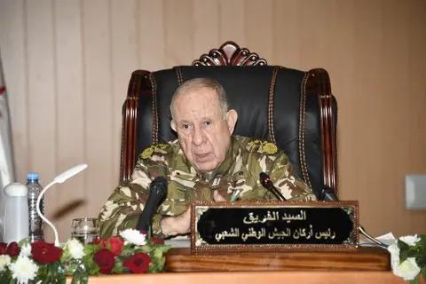 محمد العربي زيتوت: الجيش الجزائري يحكم بلا حسيب وتبون مجرد واجهة مدنية
