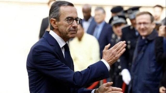 وزير الداخلية الفرنسي يهدد بالاستقالة بسبب الجزائر.. أزمة الترحيل تتصاعد!