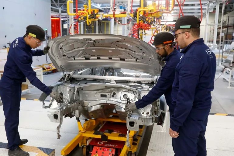 المغرب ينتقل من التجميع إلى الريادة في السيارات الكهربائية والهيدروجين الأخضر