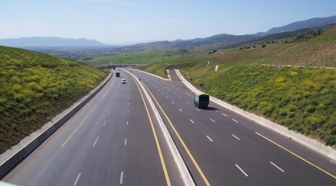 بركة: شبكة الطرق السريعة بالمغرب تصل إلى 2177 كلم