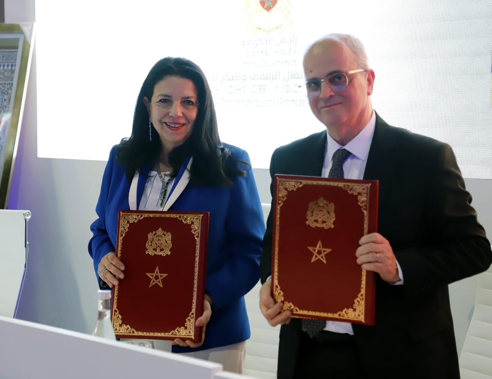 اتفاقية شراكة بين وزارة الانتقال الرقمي وإصلاح الإدارة ومجموعة بريد المغرب لتعزيز إدماج اللغة الأمازيغية