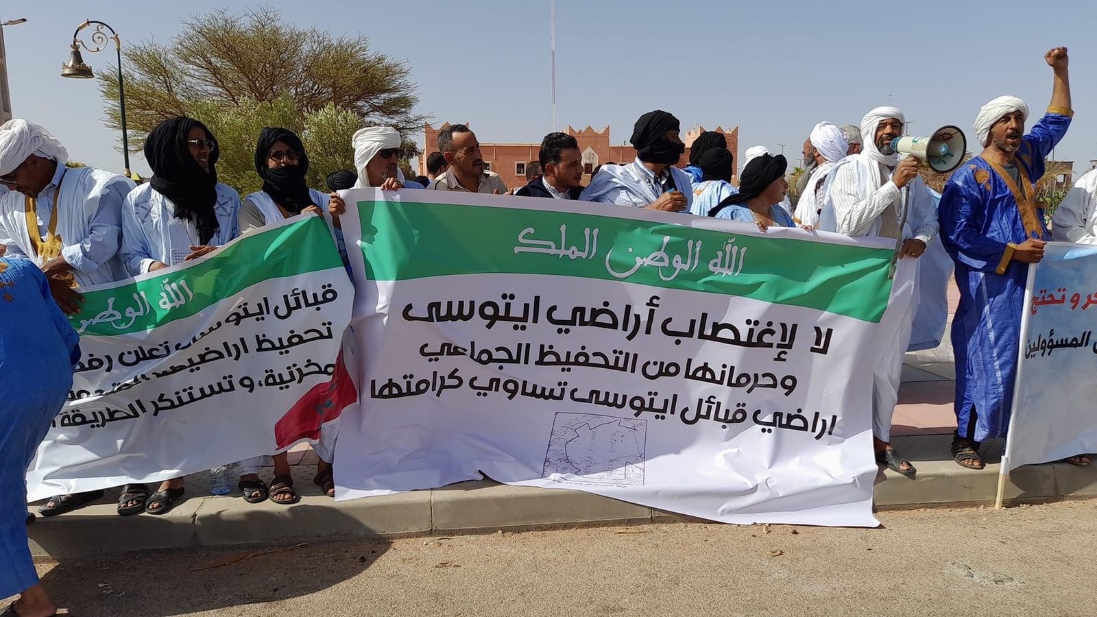 'أراضينا بيد مستثمرين إسرائيليين'.. قبائل الوديان الثلاث تحذر من 'الاختراق السيادي' للشركات الأجنبية في الصحراء