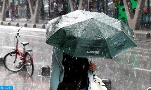 زخات رعدية قوية مصحوبة بالبرد مرتقبة بعدد من مناطق المغرب