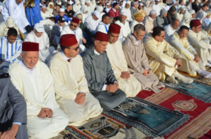 عامل إقليم بولمان يؤدي صلاة عيد الفطر وسط حشود كبيرة من المصلين بمصلى ميسور