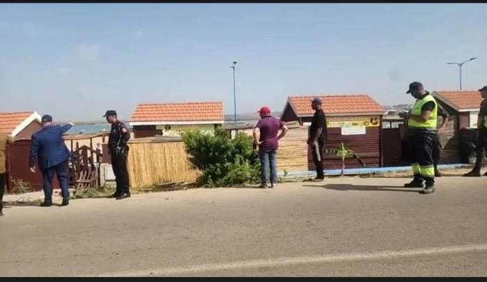 باشا المدينة وقائد الملحقة الثالثة وعناصر الأمن الوطني في حملة ميدانية لتحرير الملك العمومي بشاطئ ميامي