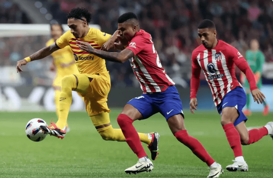 بـ'ريمونتادا'.. برشلونة يقلب الطاولة على أتلتيكو ويتصدر الليغا