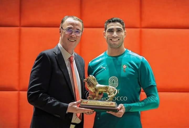بعد بونو. «المنتخب» تتوج أشرف حكيمي بجائزة 'الأسد الذهبي'