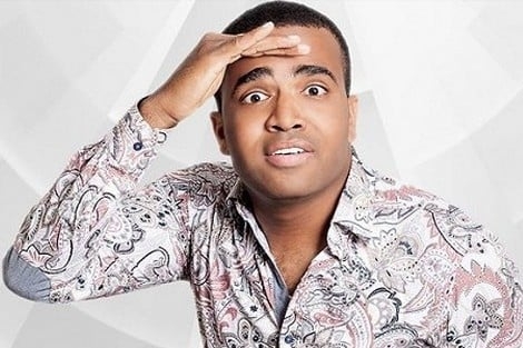 بعد 'سي الكالة'. باسو يروج لعرضه الفكاهي الجديد 'أتوت'