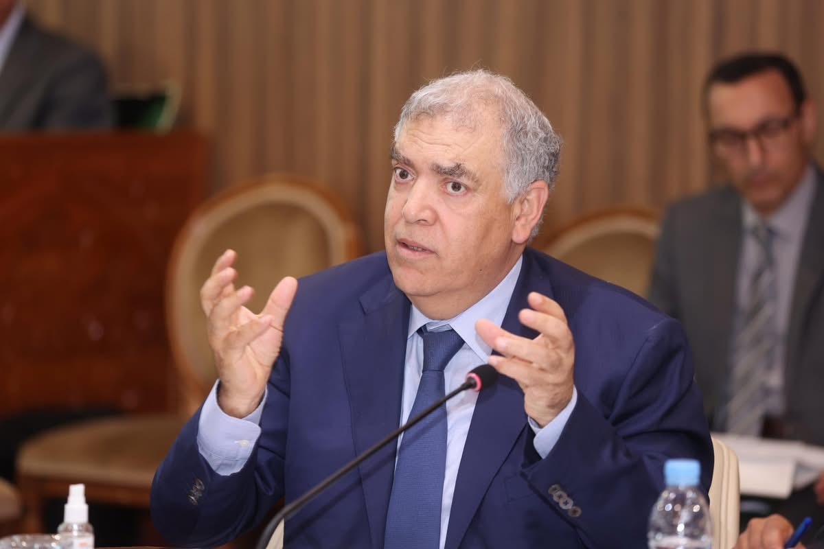 وزير الداخلية يجدد دفاعه عن رؤساء الجماعات ضد 'الابتزاز'