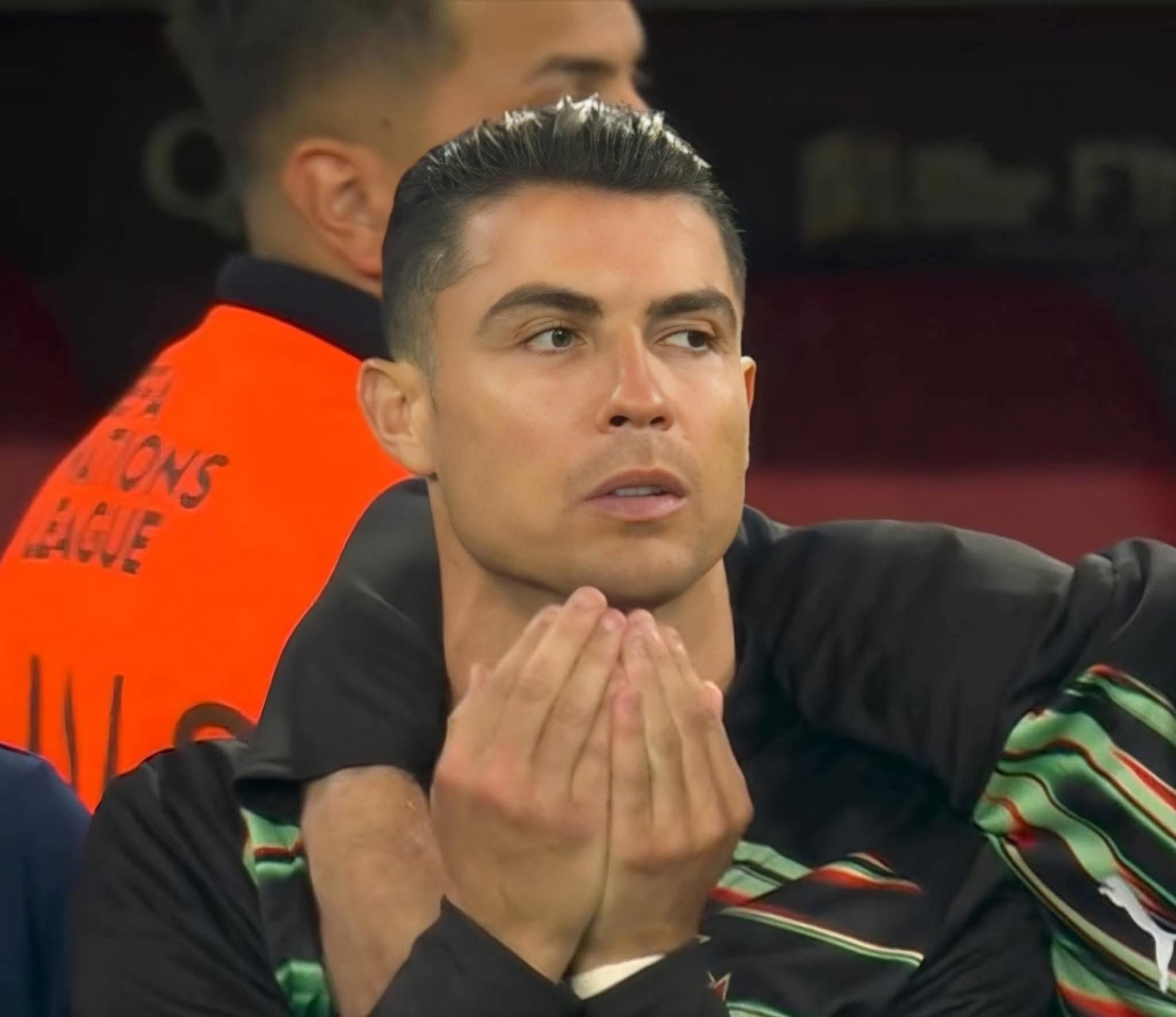سجود النصر ودعاء أمم أوروبا.. هل يختفى كريستيانو رونالدو مسلم في روح الأسطورة؟