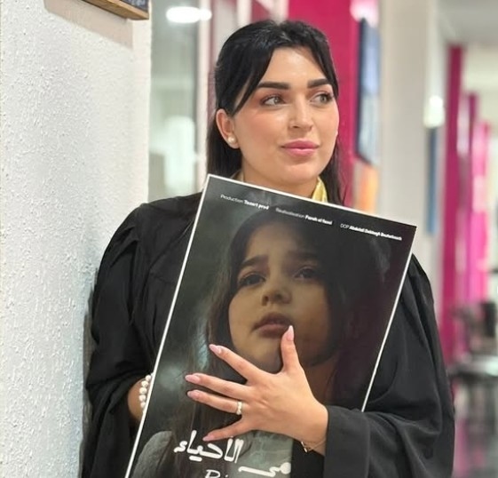 فرح الفاسي تفاجئ جمهورها: من نجمة الشاشة إلى مخرجة.. أول فيلم يحمل قصة من أعماق القلب