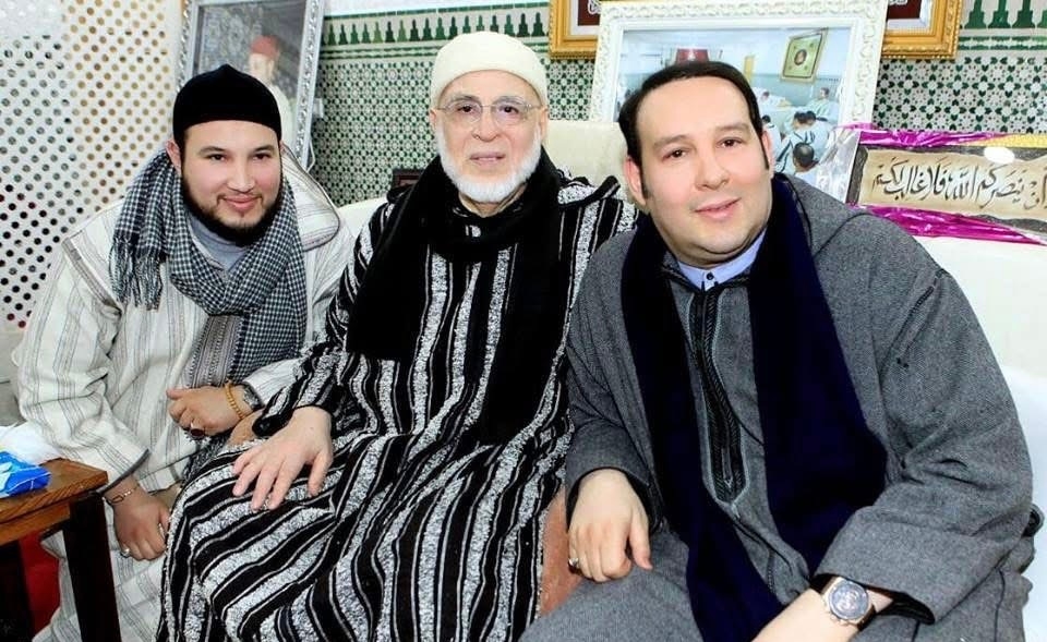 ماوراء تنازل منير عن المشيخة لمعاذ؟.. قصة 3 أيام طويلة في عمر الزاوية القادرية