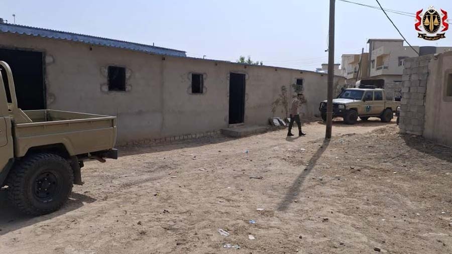 النيابة العامة تأمر بحبس 10 متهمين من 'مجموعة العَمُّو' وتلاحق بقية أفرادها