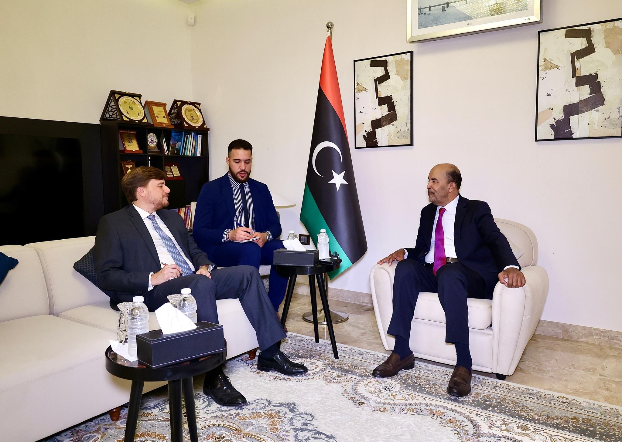 Al-Koni discusses economic cooperation and cultural exchange with Spanish Ambassador