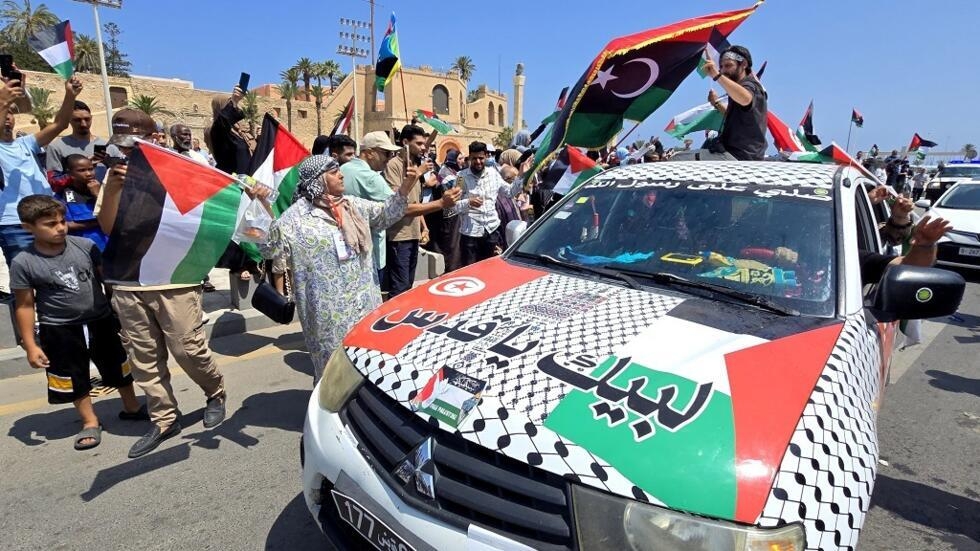 Haftar's forces halt Gaza support convoy in Sirte