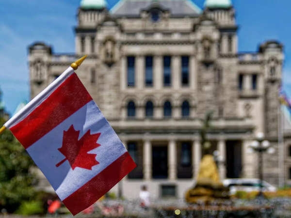 Canada's inflation holds steady at 1.7 percent; Consumers breathe easier, but core pressures persist